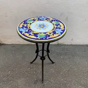 20” Italian Volcanic Table – Leaves with Flower Center