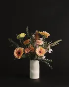 Small Vase Arrangement — form floral