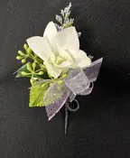 #3 BOUTONNIERE