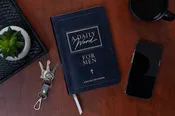 A Daily Word for Men (Daily Devotional, Graduation Gifts)