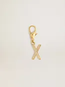Charm aus goldfarbenem Messing in Form des Buchstabens X mit Glassteinchen