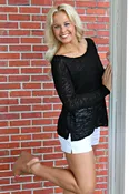 525 America: Ashlynn Pullover, Black