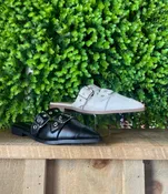 About Town Buckle Flats || Black or White