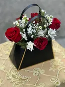 Bag with 5 Roses — Minervas Flowers