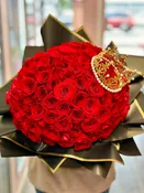 100 Elegant Premium Red Wrapped Roses