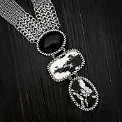 GEMSTONE Black & White Triple-Stone Necklace