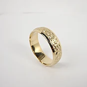 10K Hammered and Bright Edge Band, comfort fit, 5mm