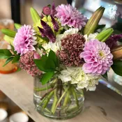 Bedford Bouquets: Monthly Flower Subscription