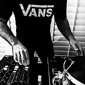 DJ - Canvas Print