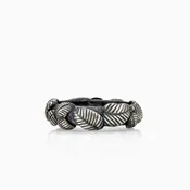 BLACK LEAVES RING