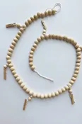 4ft wood beaded garland w pins