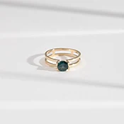 Mes Ring with 0.68ct Sapphire