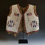 Sioux Fully Beaded Child's Vest with American Flag Designs circa late 19th Century — Kimosabé Vintage Southwest - Taos -
