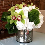 Elegant White and Green "Best of Market"