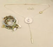 ASSORTED VINTAGE JEWELRY