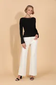 100% Merino Wool Fitted Knit Top with Flower Appliqué Neck