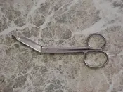 Lister Bandage Scissors, stainless steel
( 3 FINGER)