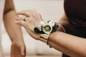Corsage — Bluma