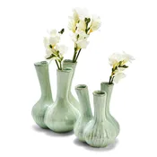 3 stemmed vase