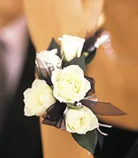 5 White Mini Roses Wristlet