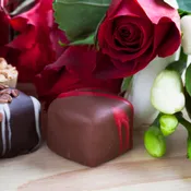 Perfect Valentine Roses & Chocolate!