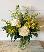 Appealing Blonde Flower Bouquet
