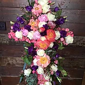 Custom Stunning memorial/funeral  pieces.