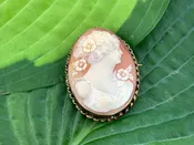 Antique Victorian carved shell cameo pin/pendant set in vermeil, gold over sterling silver frame