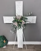 METAL CROSS EASEL WITH FLORAL ACCENT