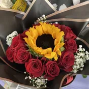 12 Red Roses and Sunflower #001