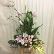B17 — All Season Florist & Gifts 四季花舖