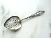 Antique Manchester Mfg. Co. Sterling Silver Bonbon Nut Spoon ETC10451