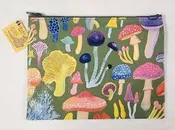 Blue Q Bags – Mushrooms Zipper Bag