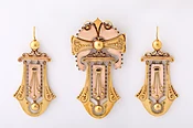 American 14kt Gold Brooch &amp;amp; Pair of Earrings en Suite in Original Box