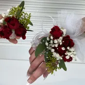 Corsages and Boutonnieres for High School Formals