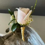 Boutonniere 2