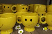 4.25″ Yellow Smiley Face Mug – Case/12