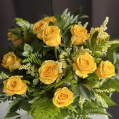 Traditional Dozen in Yellow