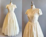 1950's Ivory Wedding Dress/ Silk Organdy Wedding Gown / 50's Wedding Dress With Floral Appliqué / Size Small