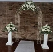 ARCH WITH PILLAR FLOWERS