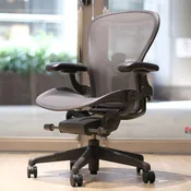 ハーマンミラー アーロンチェア  Aeron Chair Bサイズ グラファイト
