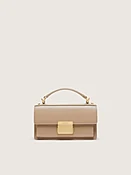Beigefarbene Venezia Bag Small aus Palmellato-Leder mit goldfarbenen Details
