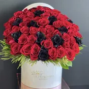 Black & Red Signature Rose Box