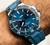 01 733 7787 4135-07 4 22 35FC  Oris Aquis, Date 41.5 mm, blue dial, caoutchouc-strap blue