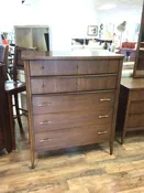 Broyhill "Saga" MCM 5-dwr Chest