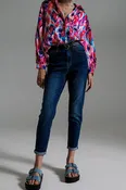 Regular Leg Basic Jeans in Mid Wash