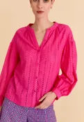 Chemise femme rose avec boutonnière et manches amples