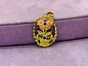 10KYG Mom  Pendant with Floral Design