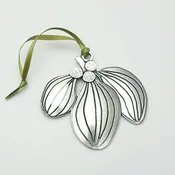 Beehive Handmade : Lotta Jansdotter x Beehive Mistletoe Ornament