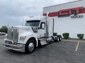 2024 KENWORTH W990